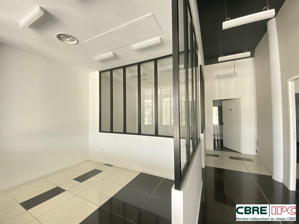 CBRE IPC Immobilier d'entreprise LOCATION Local commercial ANGLET 7902FD1