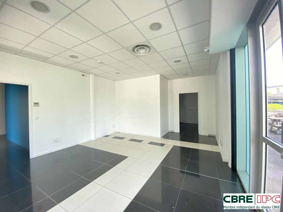 CBRE IPC Immobilier d'entreprise LOCATION Local commercial ANGLET 7902FD1