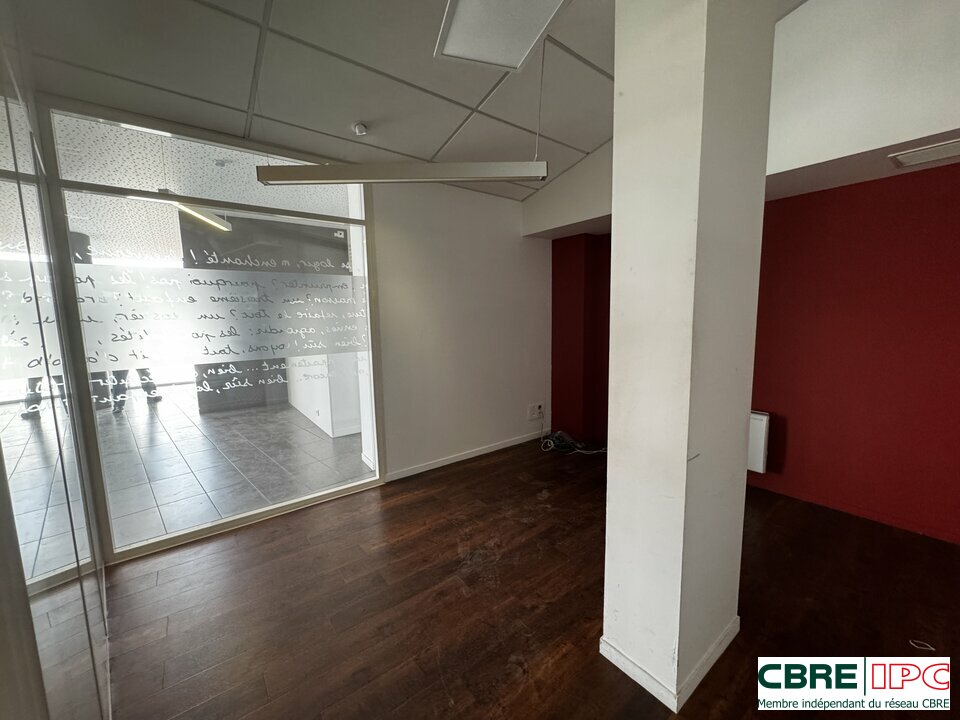 CBRE IPC Immobilier d'entreprise LOCATION Local commercial ANGLET 7902FD2