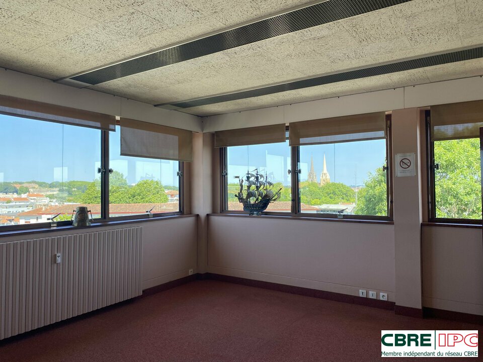 CBRE IPC Immobilier d'entreprise LOCATION Bureau BAYONNE 7916FD