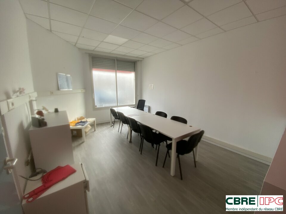 CBRE IPC Immobilier d'entreprise LOCATION Bureau MONT DE MARSAN 7921YA