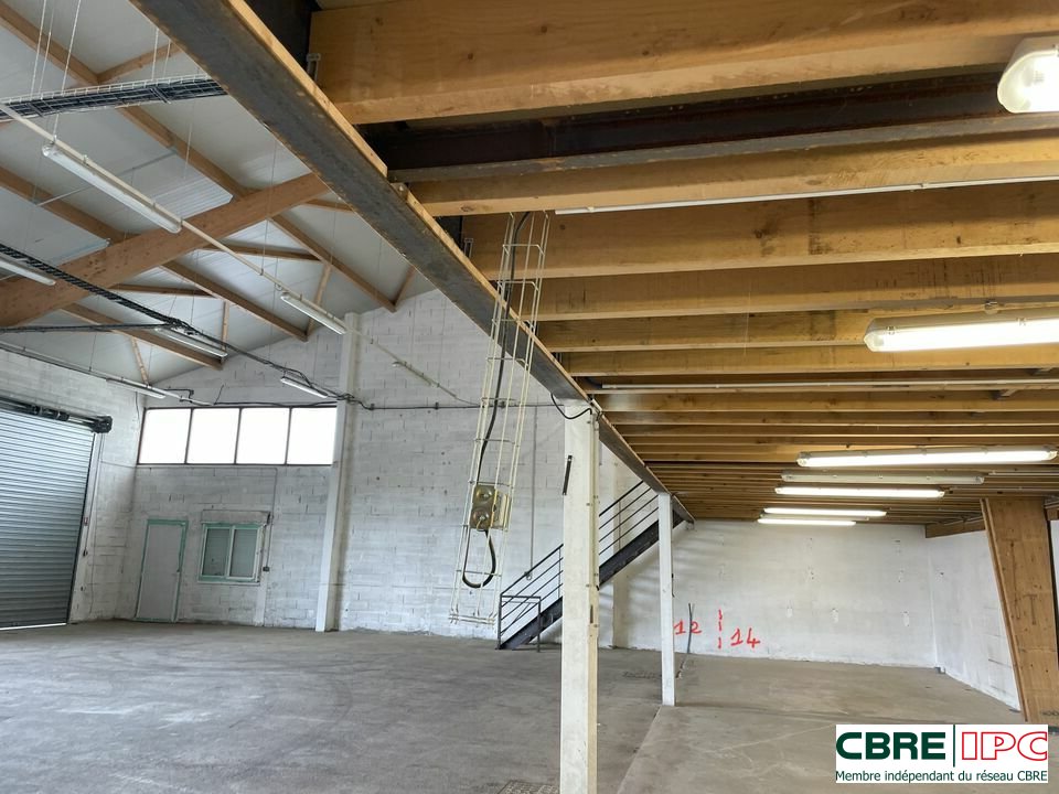 CBRE IPC Immobilier d'entreprise LOCATION Local d'activités USTARITZ 8069SD/EL