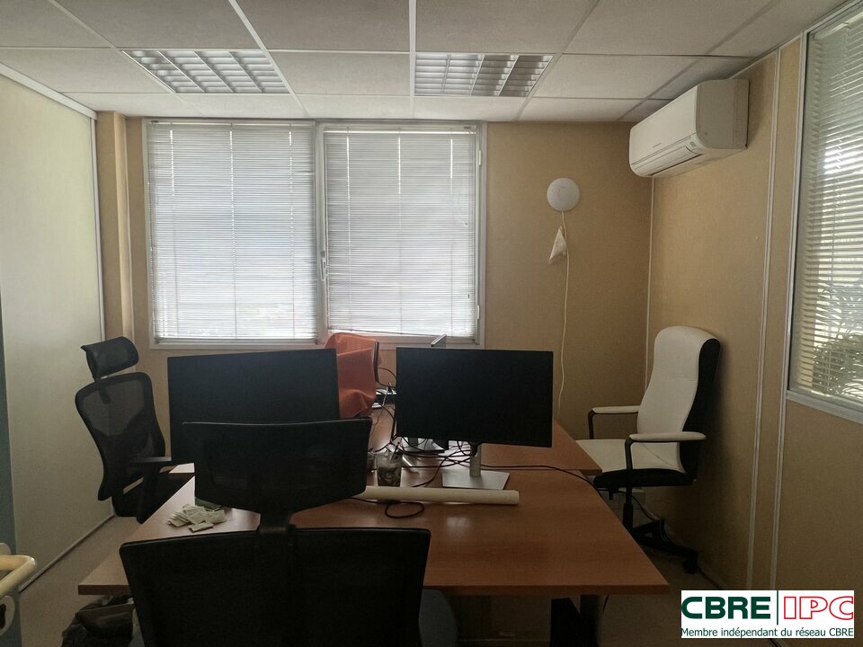 CBRE IPC Immobilier d'entreprise LOCATION Bureau BAYONNE 7610FD4