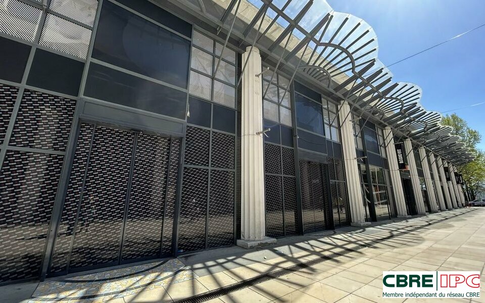 CBRE IPC Immobilier d'entreprise LOCATION Local commercial  PAU 7678FL
