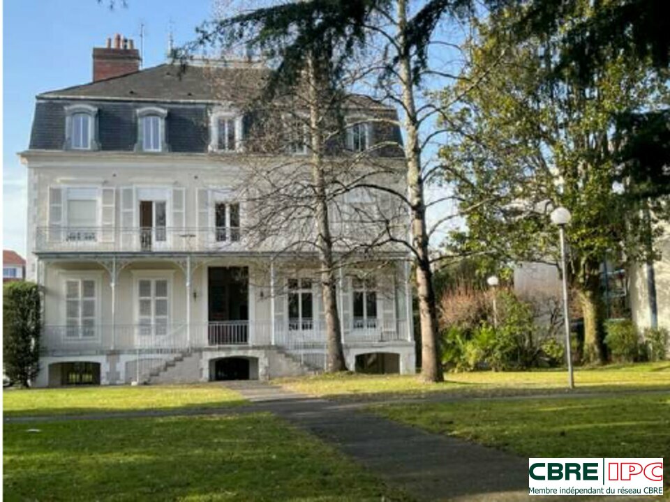 CBRE IPC Immobilier d'entreprise VENTE Bureau PAU 7748FL