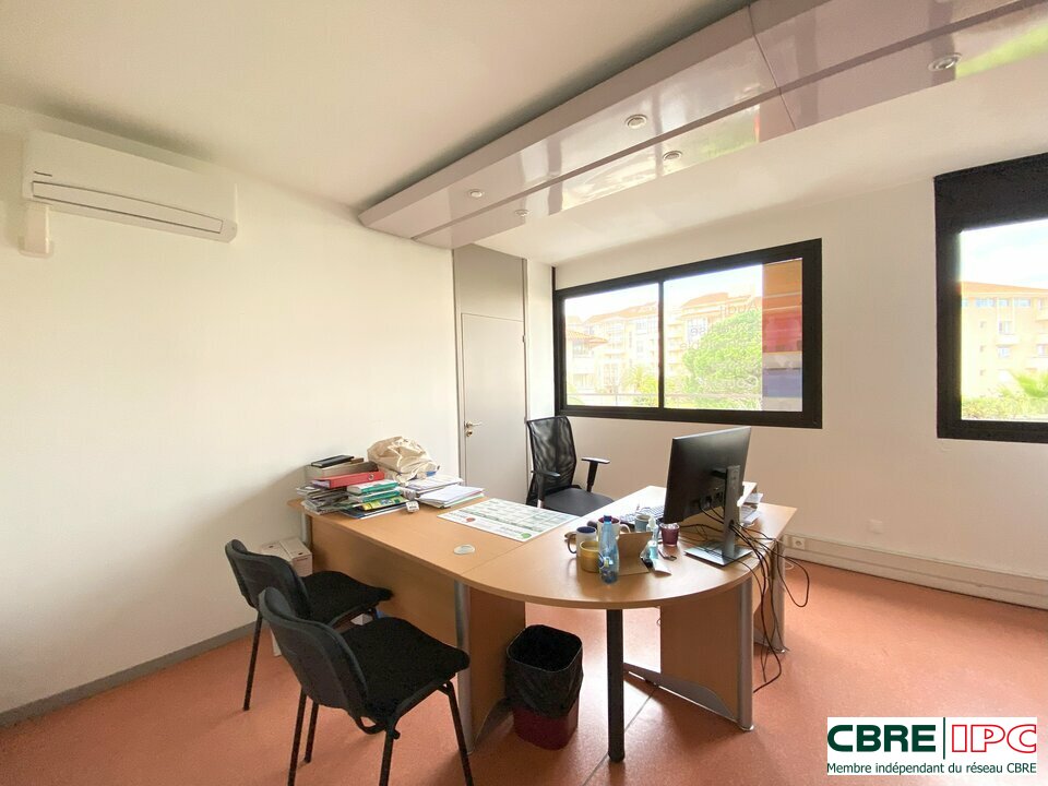 CBRE IPC Immobilier d'entreprise LOCATION Bureau BIARRITZ 7793FD