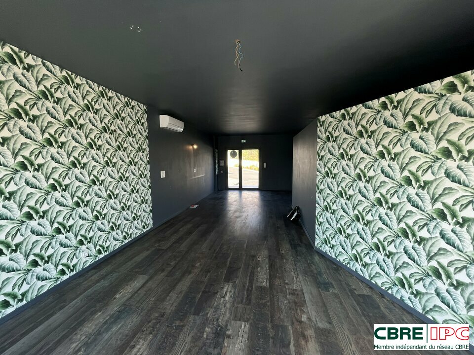 CBRE IPC Immobilier d'entreprise LOCATION Local commercial  LARRESSORE 7804PC/EL