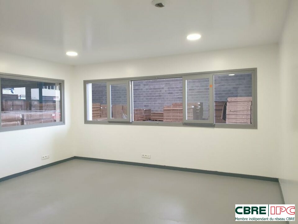 CBRE IPC Immobilier d'entreprise LOCATION Local d'activités HENDAYE 7892EL