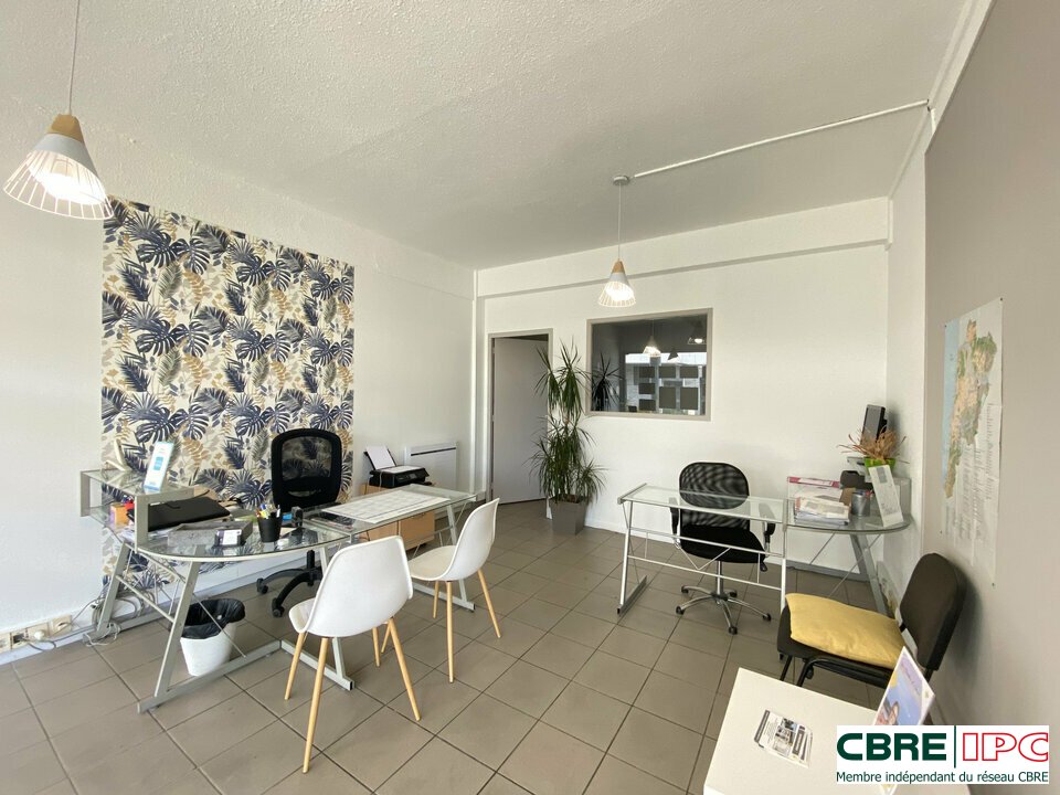 CBRE IPC Immobilier d'entreprise CESSION DAB Local commercial  ANGLET 7896FD