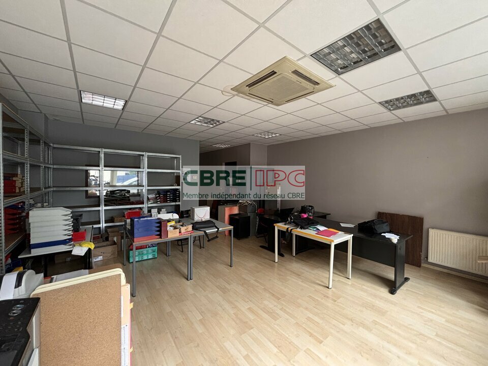 CBRE IPC Immobilier d'entreprise LOCATION Local commercial  PAU 7903FL
