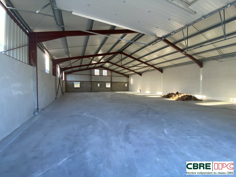 CBRE IPC Immobilier d'entreprise LOCATION Local d'activités GUICHE 8050EL2