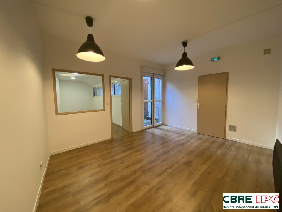 CBRE IPC Immobilier d'entreprise LOCATION Local commercial  DAX 7387YA