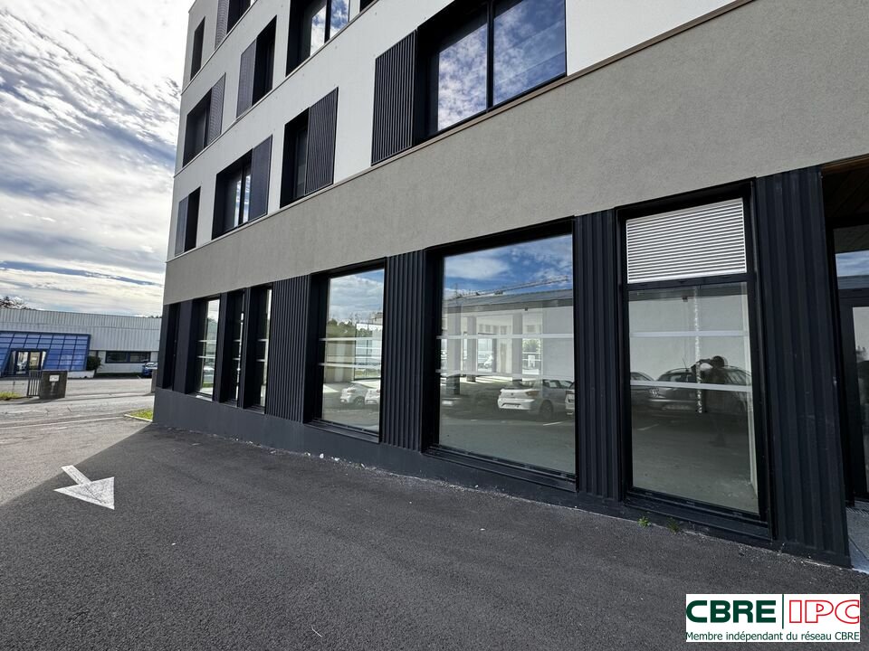 CBRE IPC Immobilier d'entreprise LOCATION Local commercial  ANGLET 7480FD6