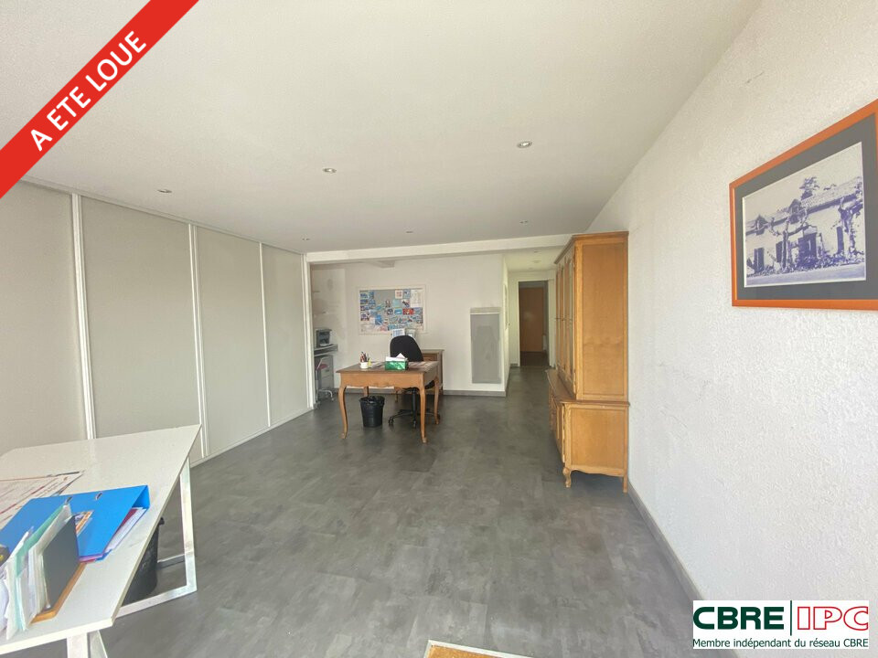 CBRE IPC Immobilier d'entreprise LOCATION Local commercial  ANGLET 7897FD