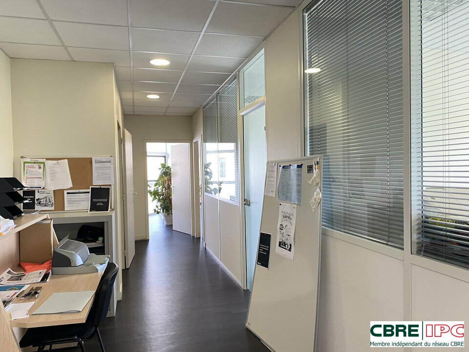 CBRE IPC Immobilier d'entreprise LOCATION Bureau ANGLET 7952FD
