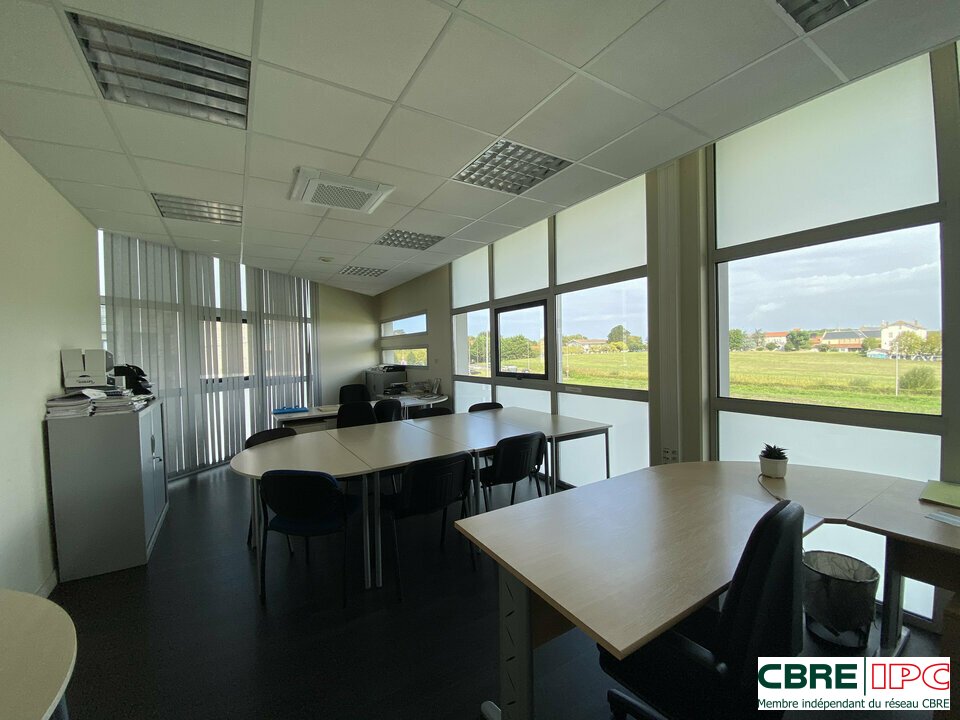 CBRE IPC Immobilier d'entreprise LOCATION Bureau ANGLET 7952FD