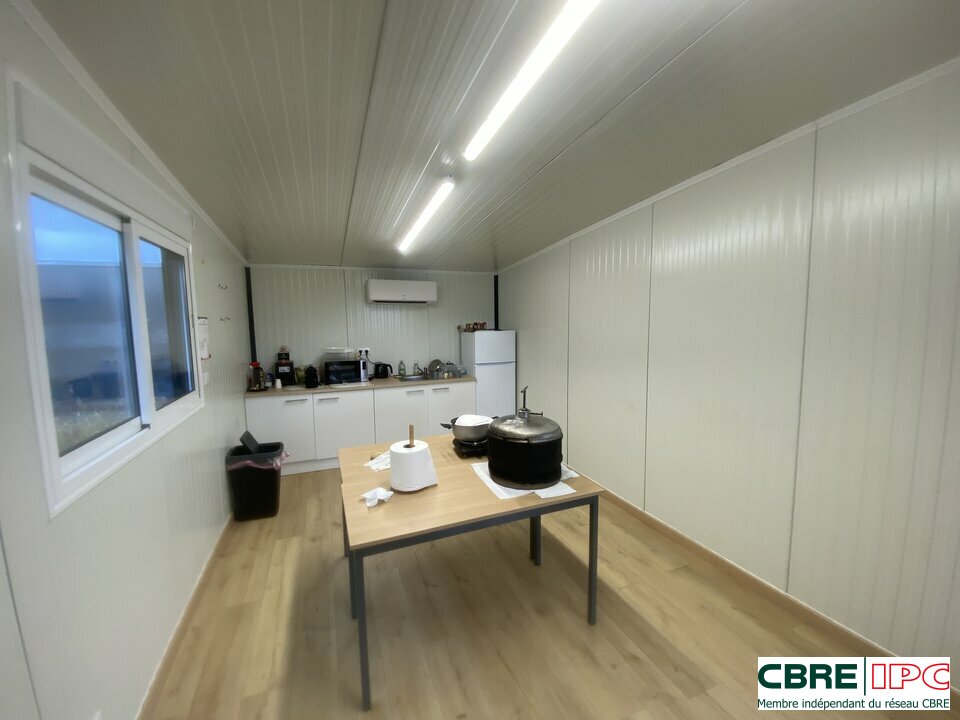 CBRE IPC Immobilier d'entreprise LOCATION Local d'activités NARROSSE 8080YA