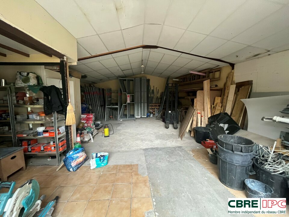 CBRE IPC Immobilier d'entreprise LOCATION Local d'activités  ANGLET 8093PC