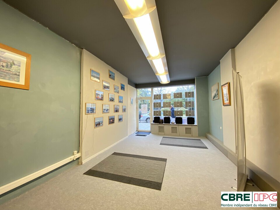 CBRE IPC Immobilier d'entreprise CESSION DAB Local commercial  BAYONNE 8098FD