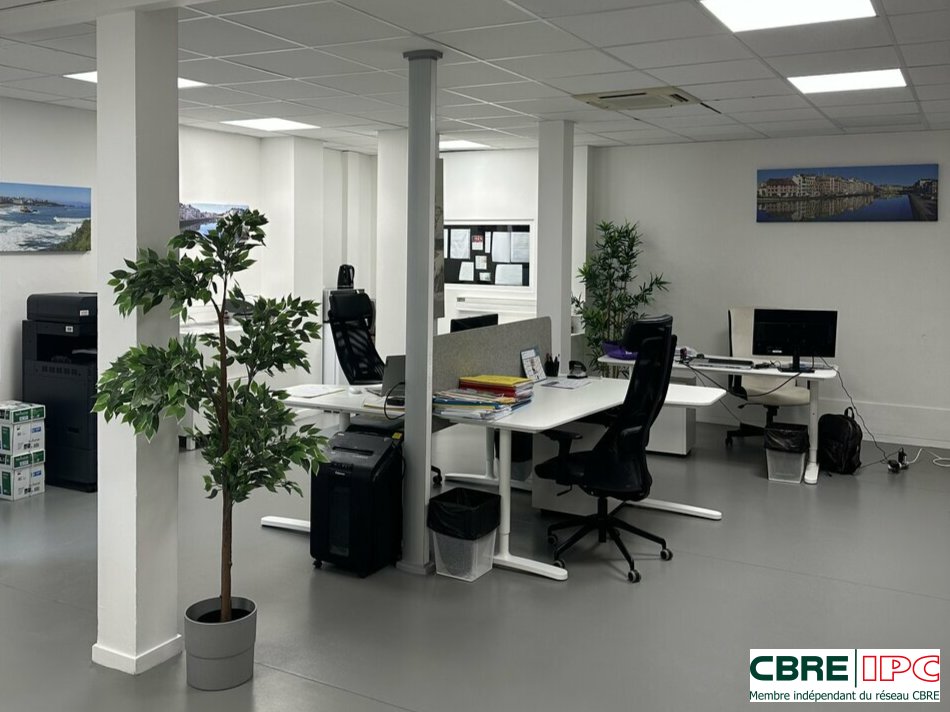 CBRE IPC Immobilier d'entreprise LOCATION Bureau  BIARRITZ 8128FD