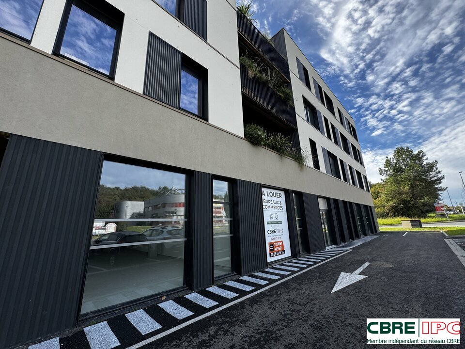CBRE IPC Immobilier d'entreprise LOCATION Local commercial  ANGLET 7480FD5
