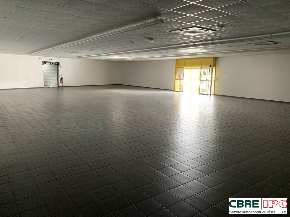 CBRE IPC Immobilier d'entreprise LOCATION Local commercial  SAINT PIERRE DU MONT 7680YA