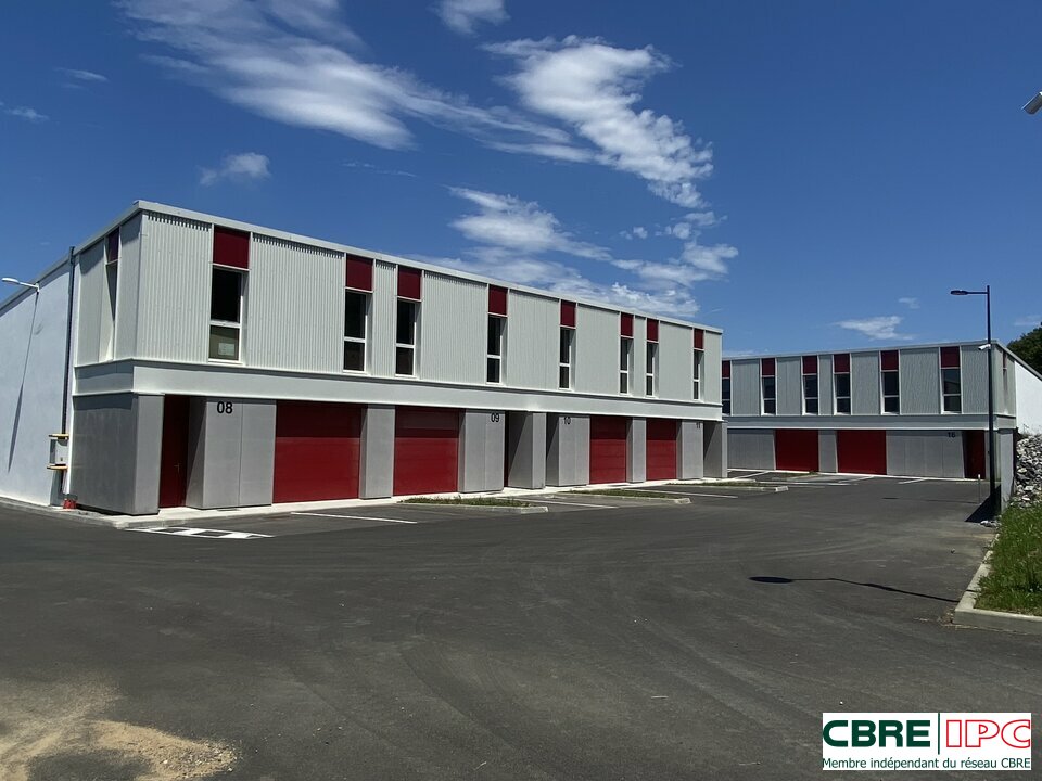 CBRE IPC Immobilier d'entreprise LOCATION Local d'activités BIDART 8174EL