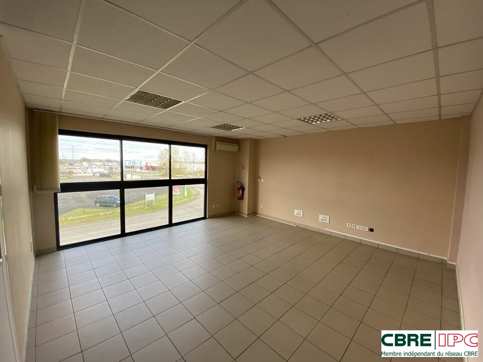 CBRE IPC Immobilier d'entreprise LOCATION Bureau  LONS 7347FL2