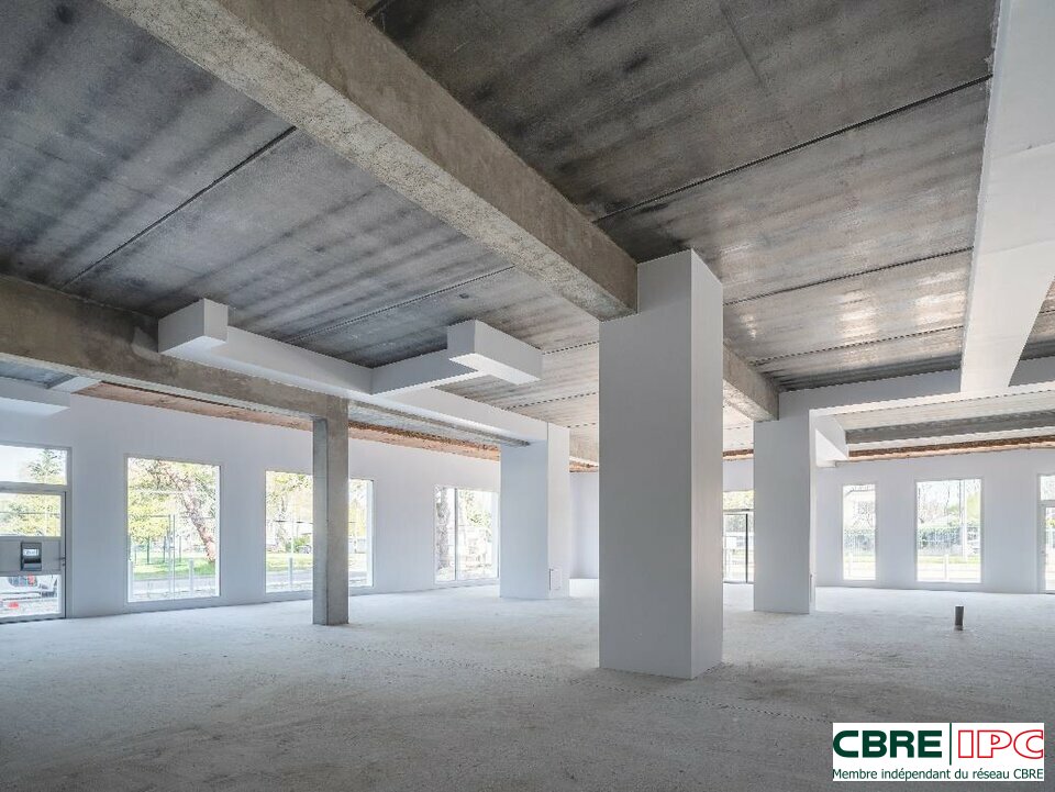 CBRE IPC Immobilier d'entreprise VENTE Local commercial PAU 7626FL