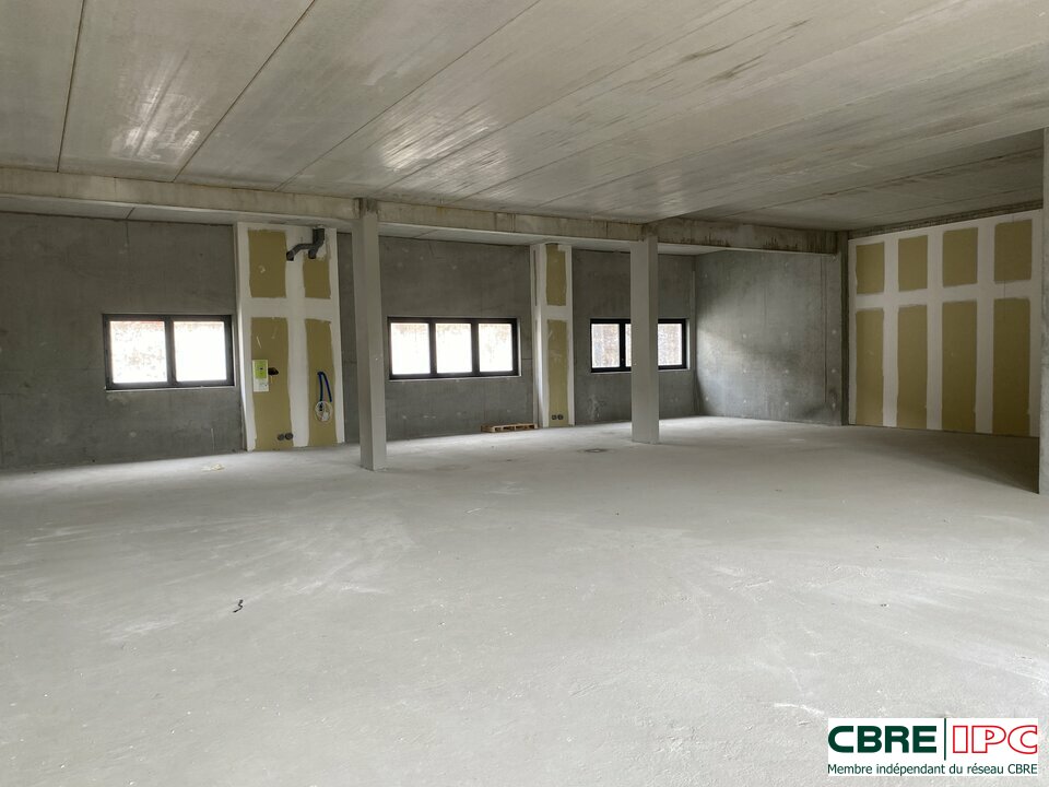 CBRE IPC Immobilier d'entreprise LOCATION Local commercial DAX 7635YA3