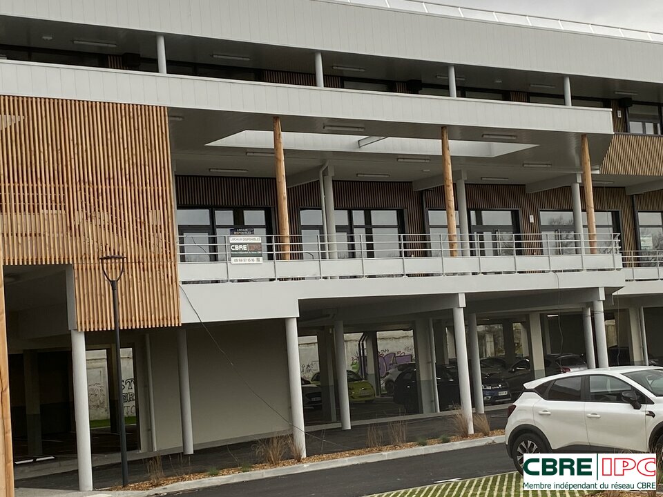 CBRE IPC Immobilier d'entreprise LOCATION Bureau DAX 7635YA6