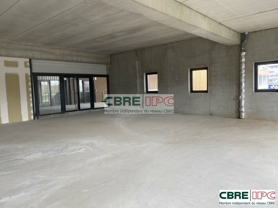 CBRE IPC Immobilier d'entreprise VENTE Local commercial DAX 7636YA8