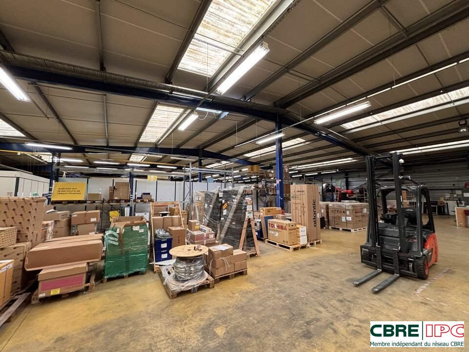 CBRE IPC Immobilier d'entreprise LOCATION Local d'activités PAU 7647FL