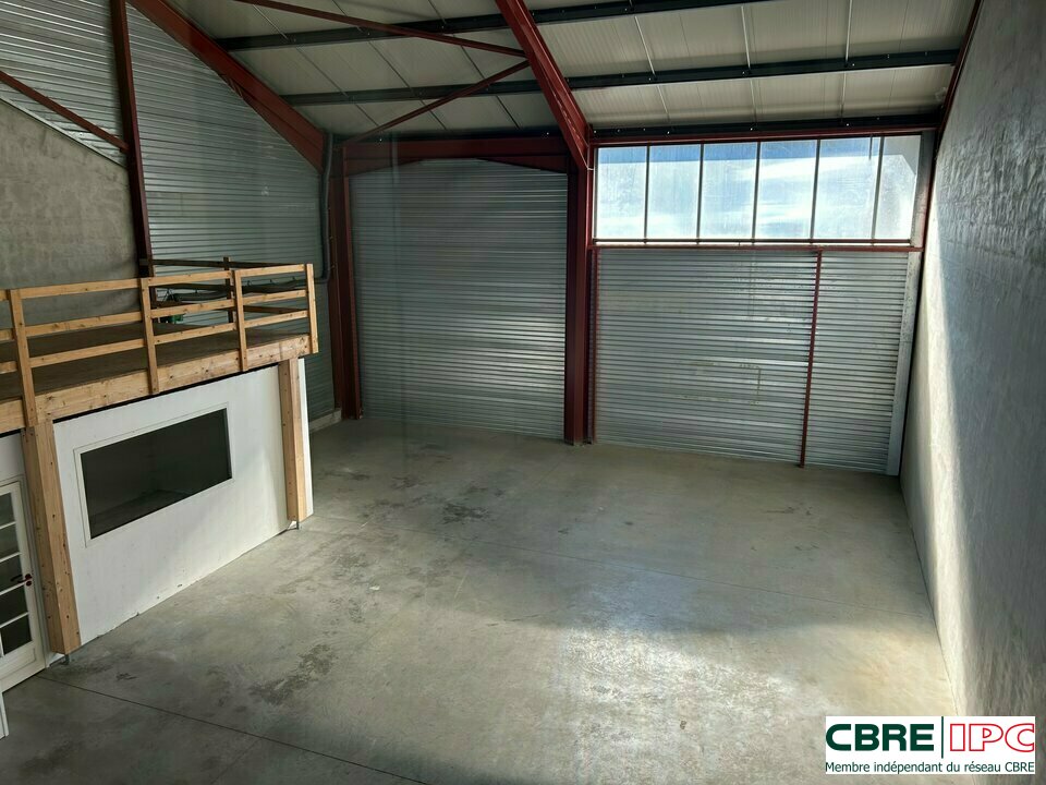 CBRE IPC Immobilier d'entreprise LOCATION Local d'activités ANGLET 7778PC