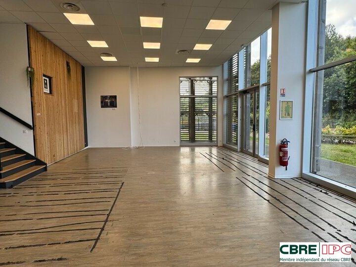 CBRE IPC Immobilier d'entreprise VENTE Local commercial  BIARRITZ 7949FD
