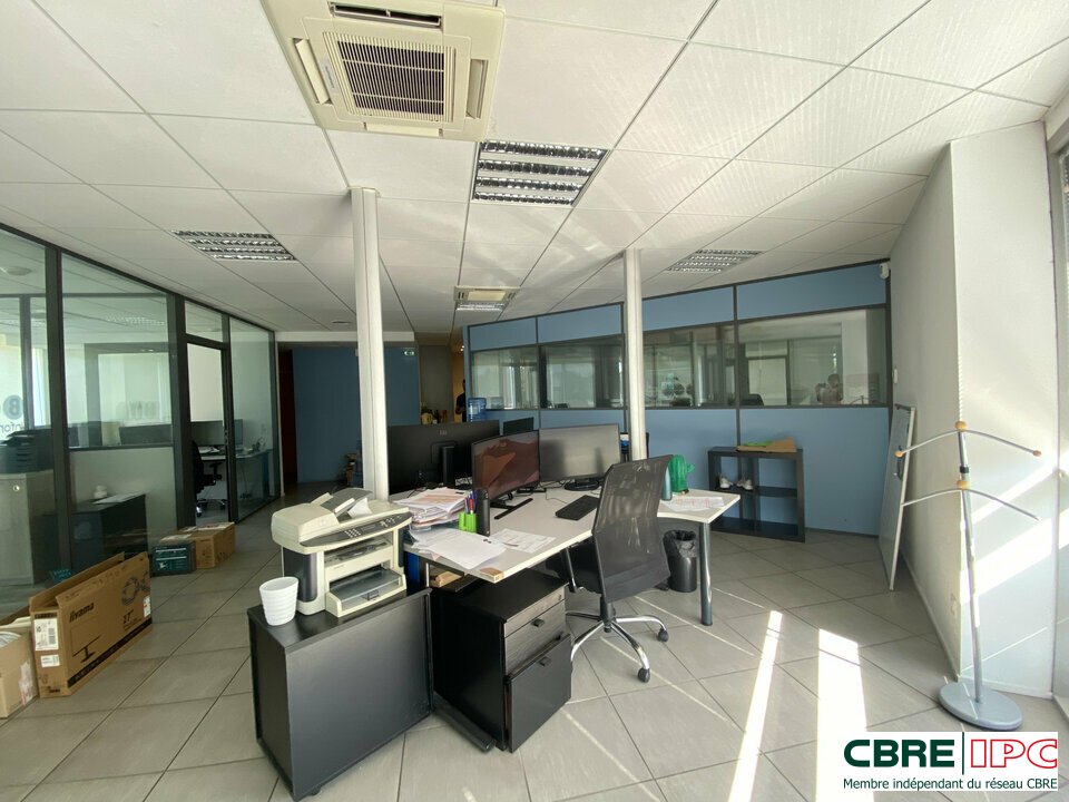 CBRE IPC Immobilier d'entreprise LOCATION Bureau ANGLET 8019FD