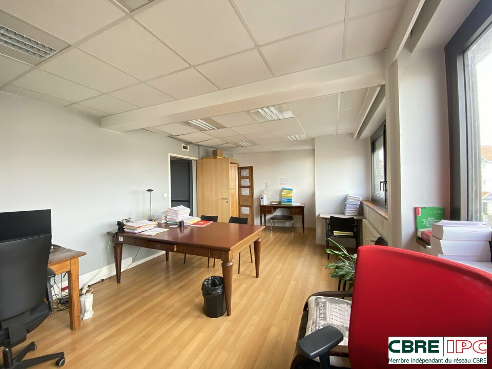 CBRE IPC Immobilier d'entreprise LOCATION Bureau BAYONNE 8215FD