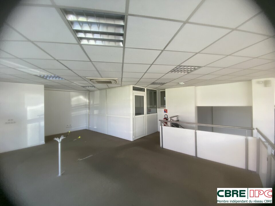 CBRE IPC Immobilier d'entreprise LOCATION Local commercial DAX 8239YA