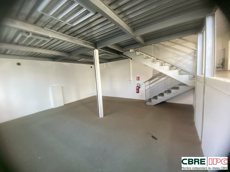CBRE IPC Immobilier d'entreprise LOCATION Local commercial DAX 8239YA