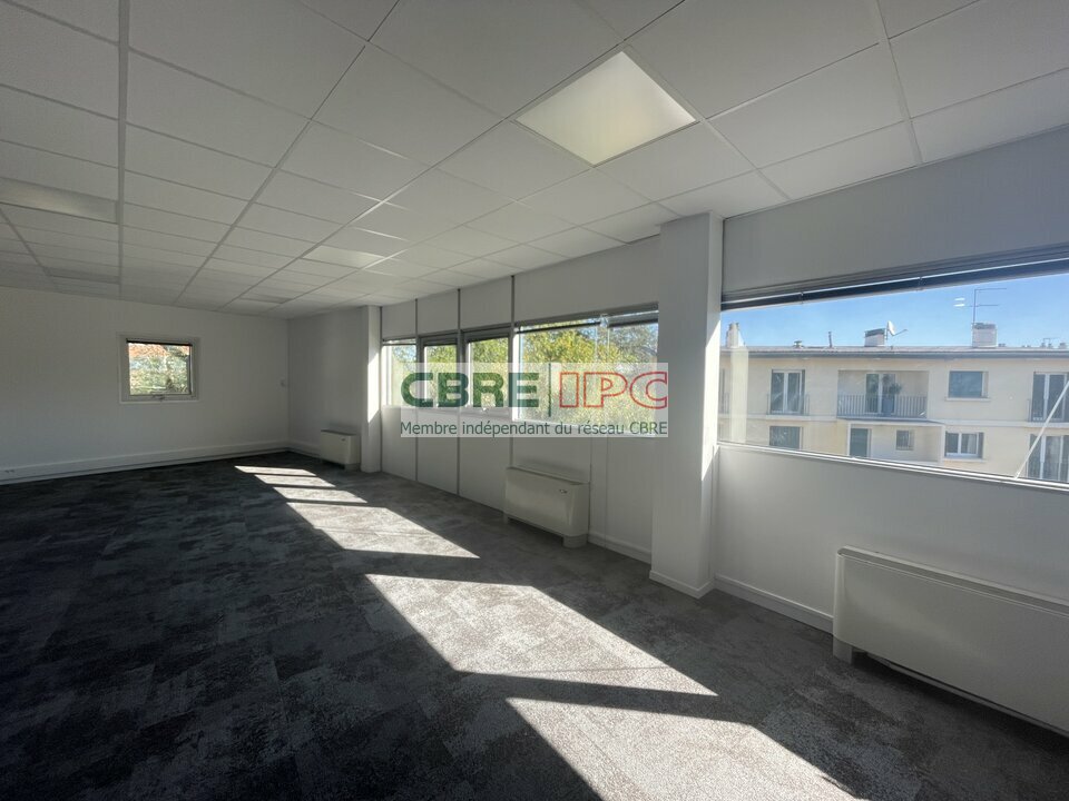 CBRE IPC Immobilier d'entreprise LOCATION Bureau  PAU 7517FL