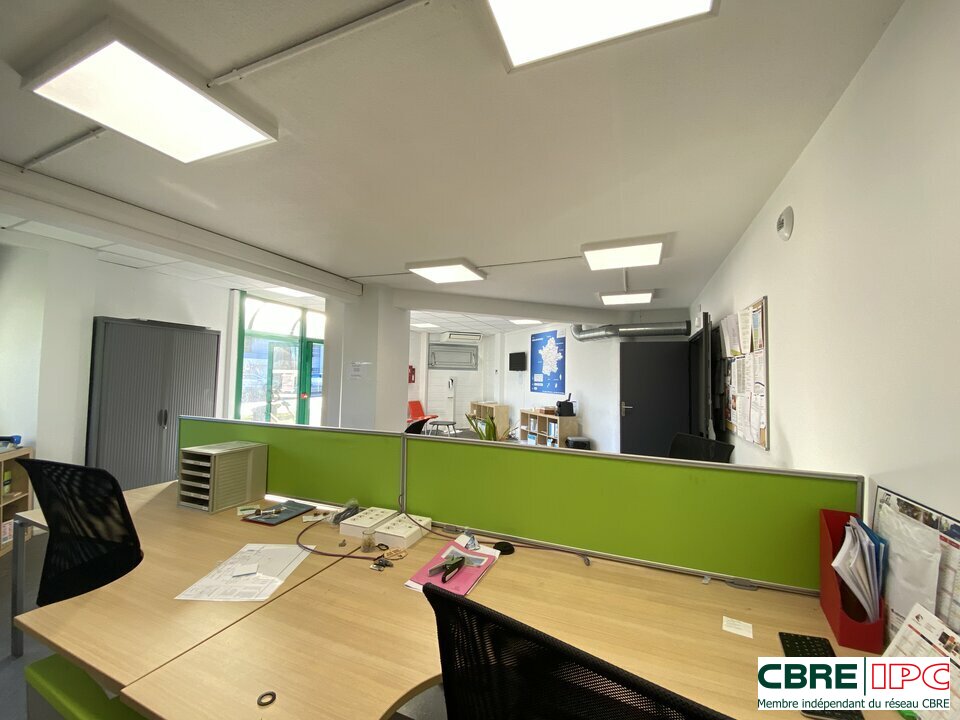 CBRE IPC Immobilier d'entreprise LOCATION Local commercial  ANGLET 7721FD