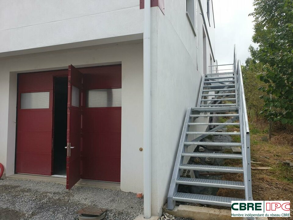 CBRE IPC Immobilier d'entreprise LOCATION Local d'activités LARRESSORE 7775PC/EL