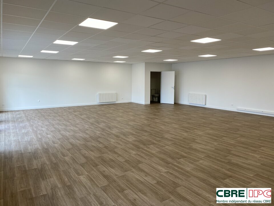 CBRE IPC Immobilier d'entreprise LOCATION Local d'activités ANGLET 7837SD/PC