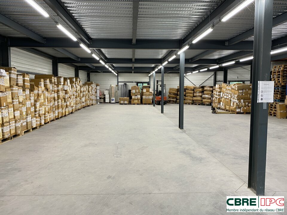 CBRE IPC Immobilier d'entreprise LOCATION Local d'activités SAINT PAUL LES DAX 7972MP