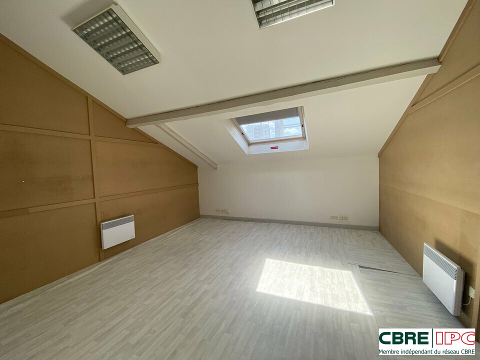 CBRE IPC Immobilier d'entreprise LOCATION Bureau BAYONNE 7977FD