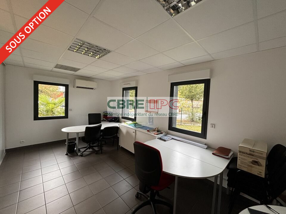 CBRE IPC Immobilier d'entreprise LOCATION Local d'activités PAU 8055FL