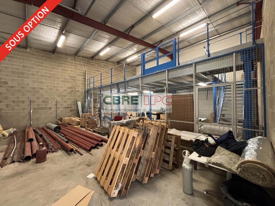 CBRE IPC Immobilier d'entreprise LOCATION Local d'activités PAU 8055FL