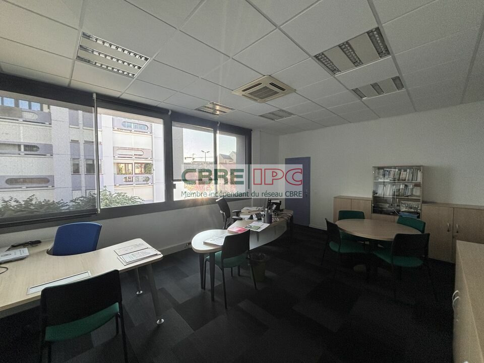 CBRE IPC Immobilier d'entreprise VENTE Bureau TARBES 8077FL