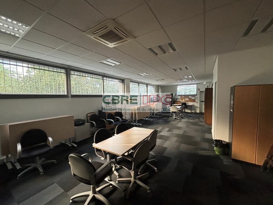 CBRE IPC Immobilier d'entreprise VENTE Bureau TARBES 8077FL