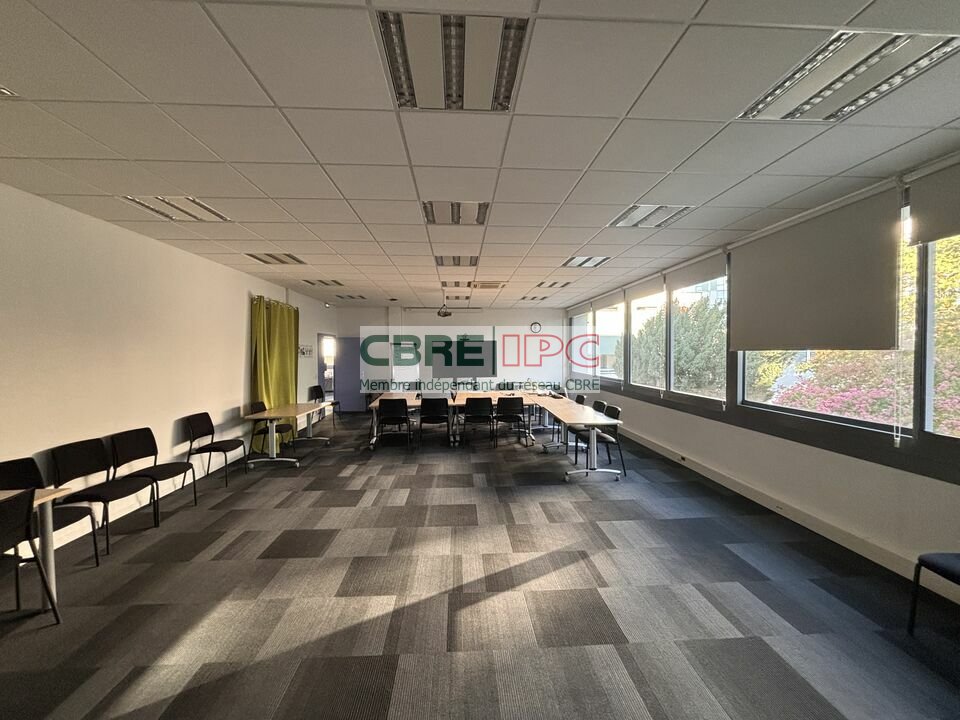 CBRE IPC Immobilier d'entreprise VENTE Bureau TARBES 8077FL